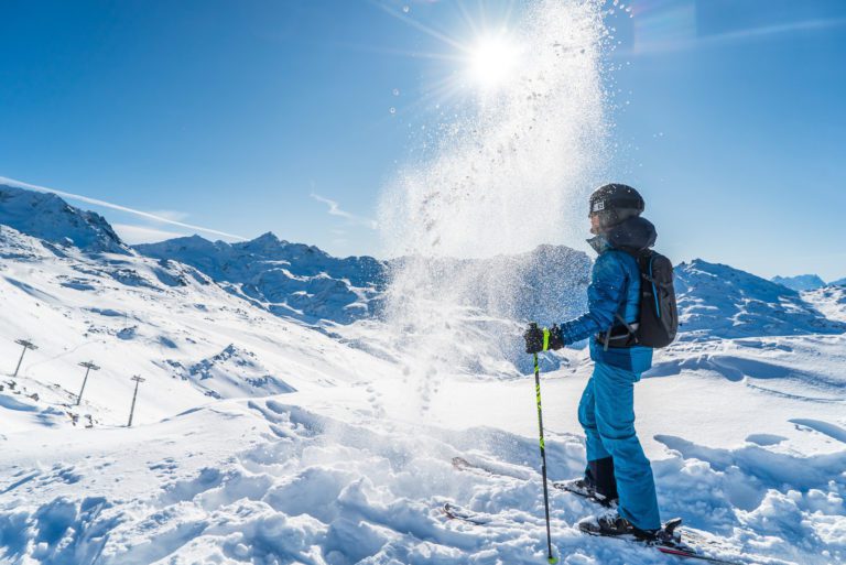 skier in les menuires