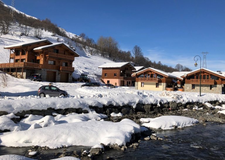 River crossing le Bettaix village