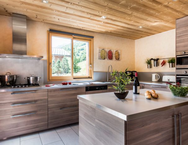 Well equipped kitchen in chalet Snow Dream