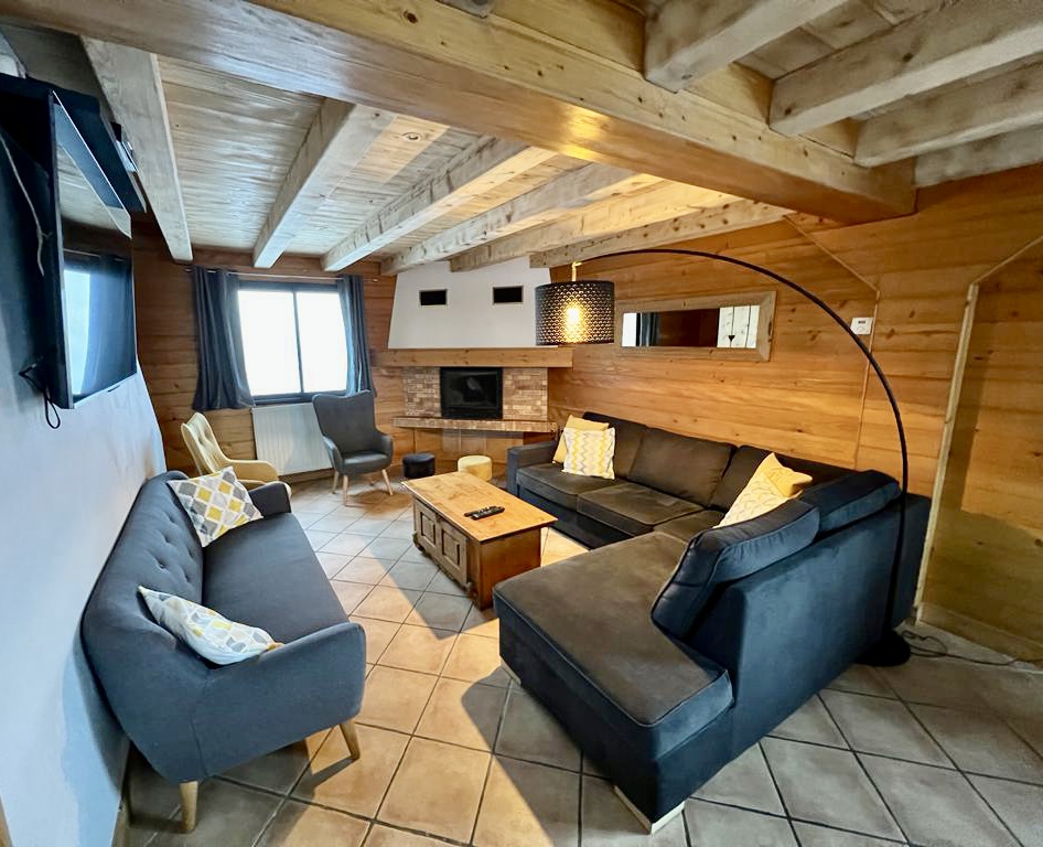 Lounge with fire place