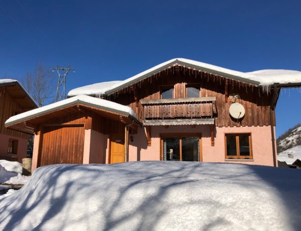 Outside view of chalet Snow Valley