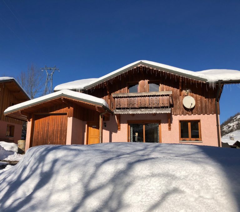 Outside view of chalet Snow Valley