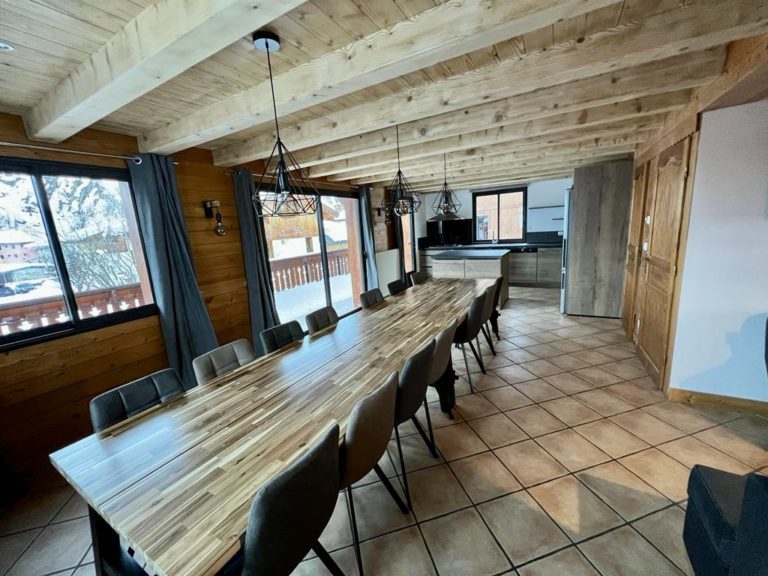 Chalet Snow  dining table