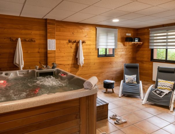 Hot tub in chalet Snow Star