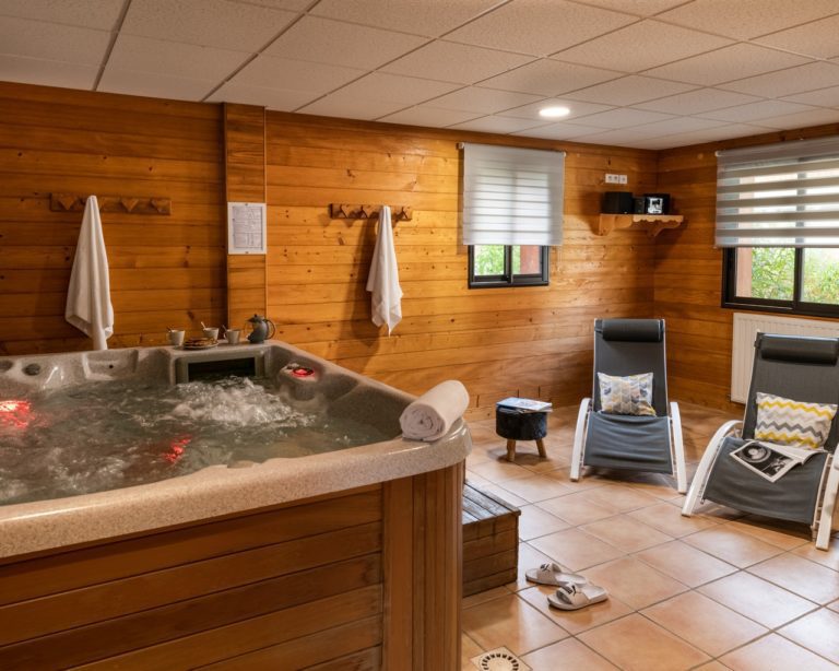Hot tub in chalet Snow Star