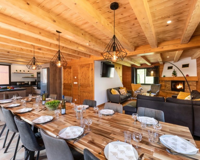 Open plan living space in chalet snow Star