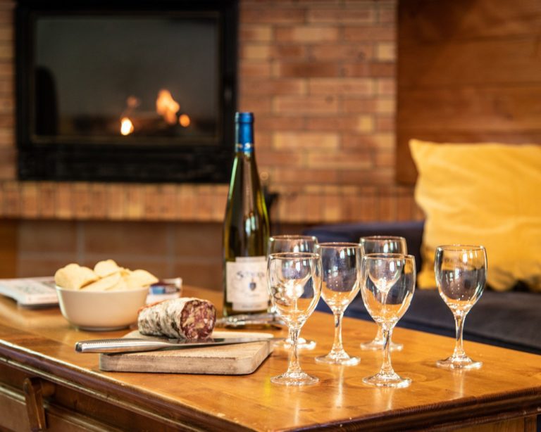 Cosy aperitif with wine in chalet Snow Star