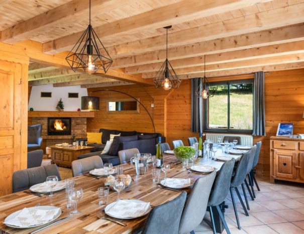 Open plan living space in chalet Snow Star