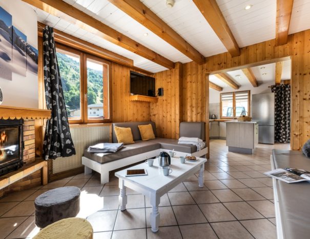 Lounge with sofa in chalet Snow Valley