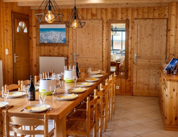 Dining table in Chalet 3 Vallées