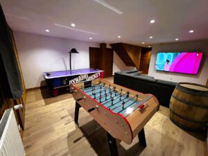 Gaming room in chalet Snow Star located in le Bettaix - Chalets Lacuzon