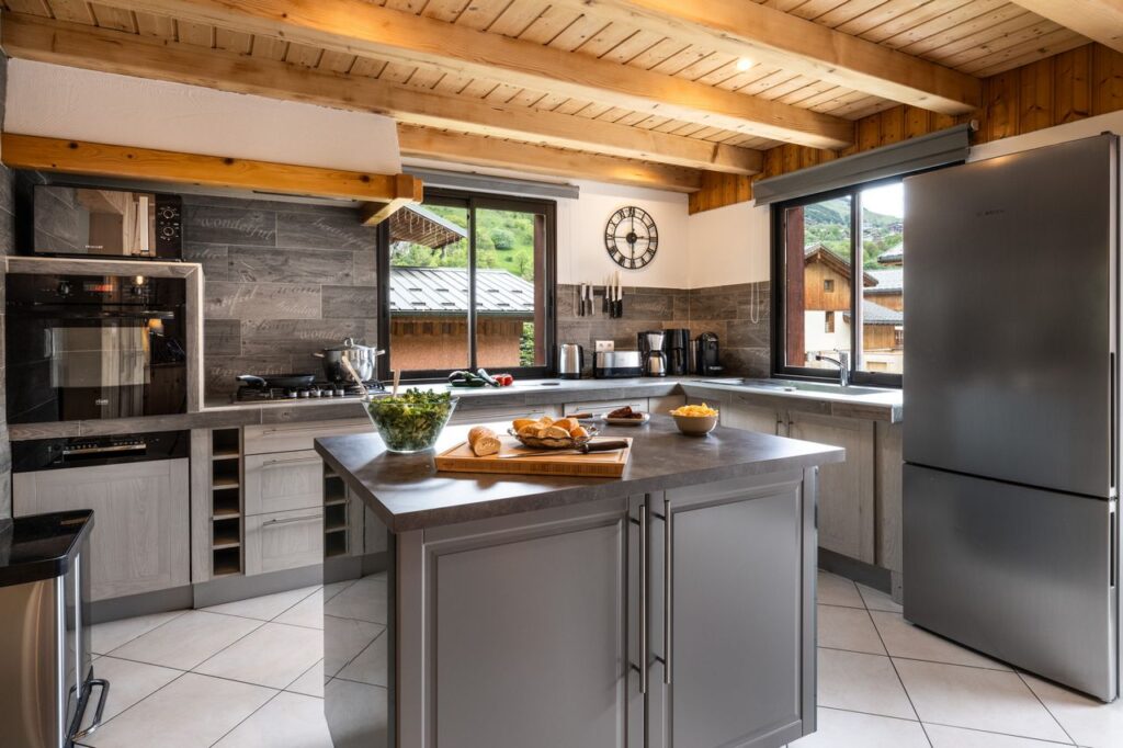 Kitchen in chalet 3 Vallées located in le Bettaix - Chalets Lacuzon