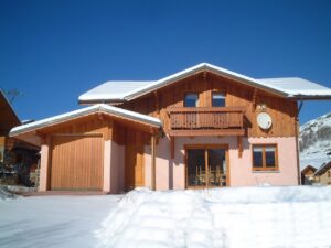Outside view of chalet Snow Valley located in le Bettaix - Chalets Lacuzon