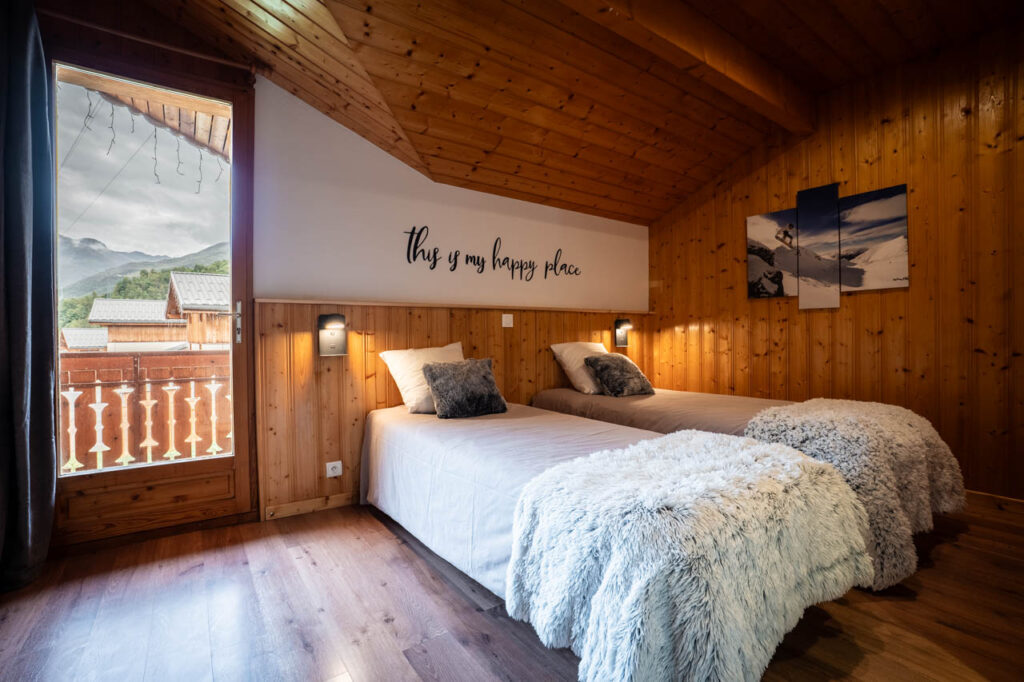 Double room with balcony in chalet Snow Paradise